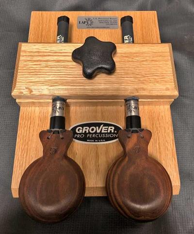 Castanets, on mount or hand-held